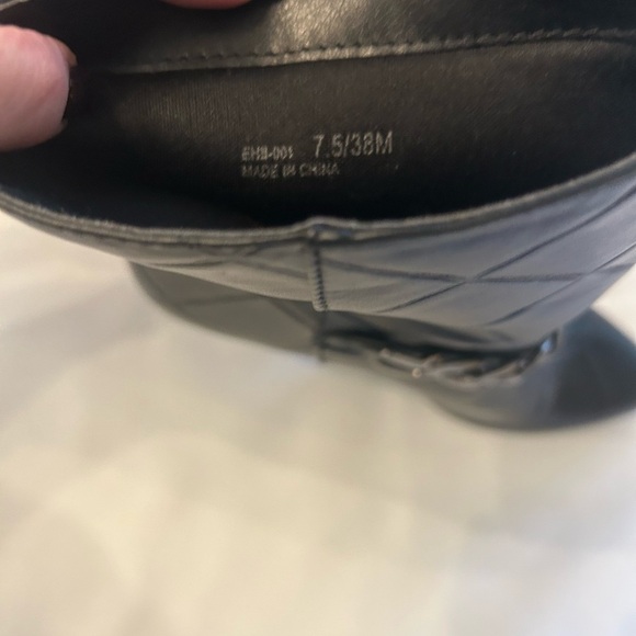 Chinese Laundry Black Quilted Heeled Boots with Chain - Picture 13 of 14